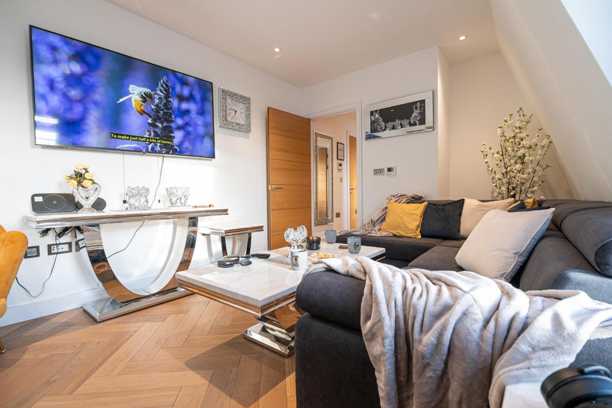 Stunning 1-Bedroom Penthouse In Marble Arch 72 London Bagian luar foto