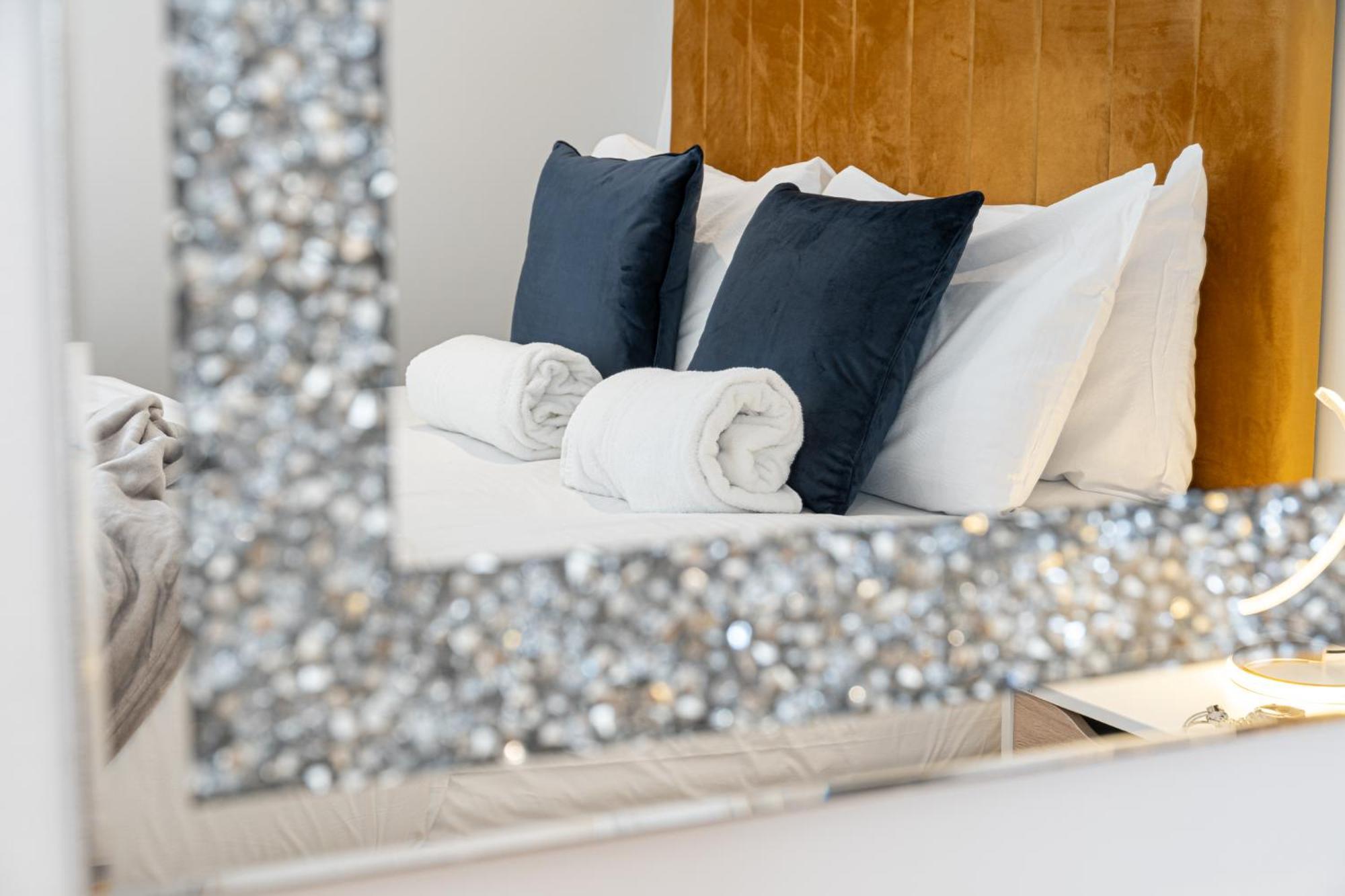 Stunning 1-Bedroom Penthouse In Marble Arch 72 London Bagian luar foto
