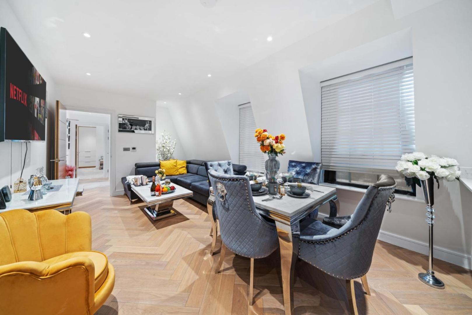 Stunning 1-Bedroom Penthouse In Marble Arch 72 London Bagian luar foto